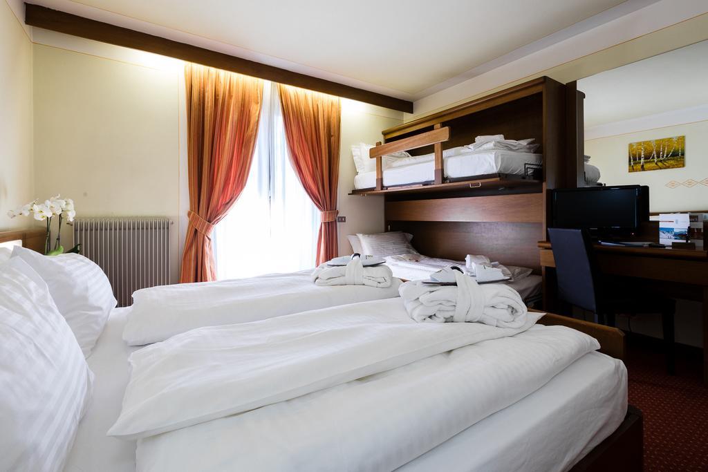 Hotel Collini Pinzolo Εξωτερικό φωτογραφία