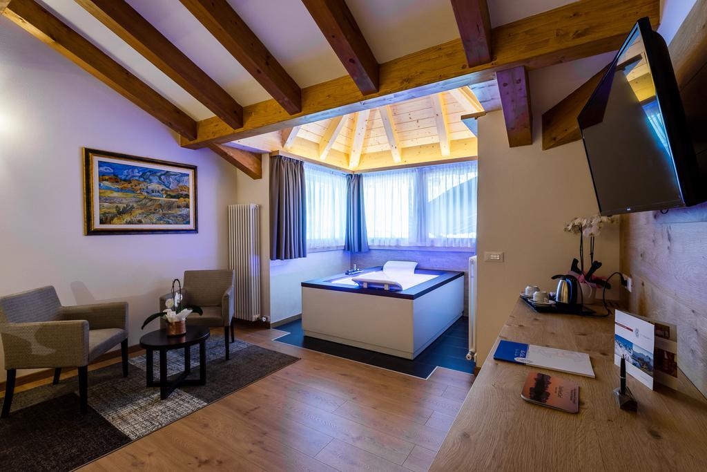 Hotel Collini Pinzolo Εξωτερικό φωτογραφία