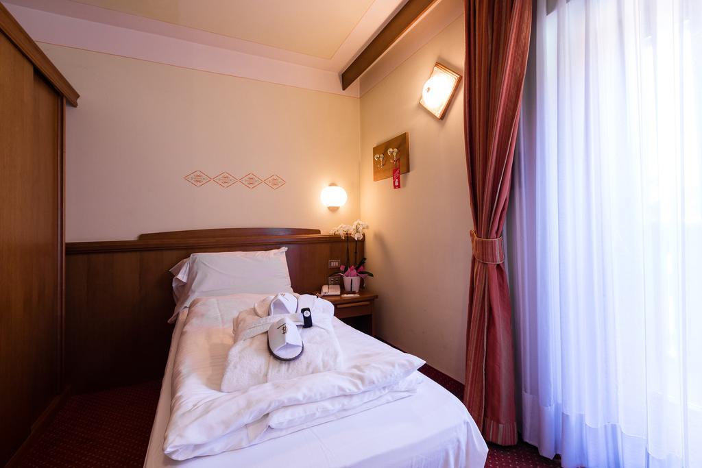Hotel Collini Pinzolo Εξωτερικό φωτογραφία