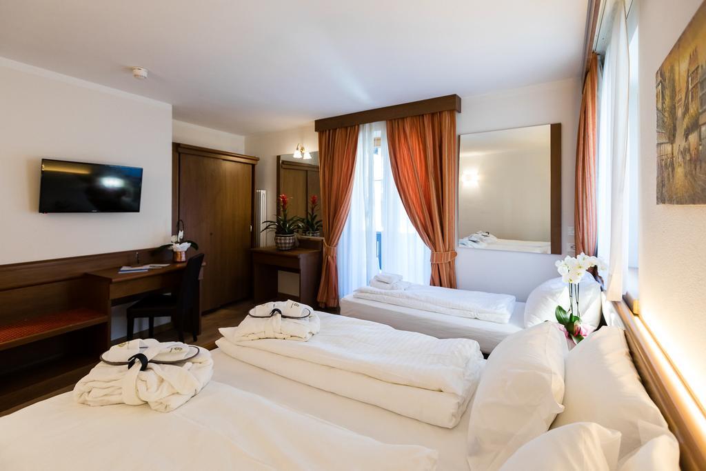 Hotel Collini Pinzolo Εξωτερικό φωτογραφία