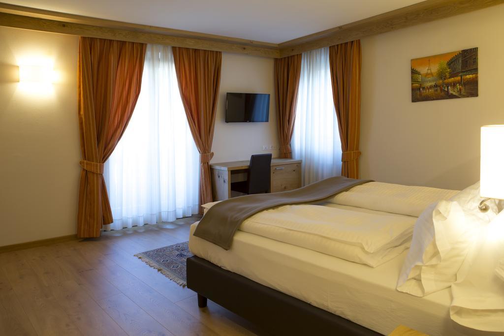 Hotel Collini Pinzolo Εξωτερικό φωτογραφία