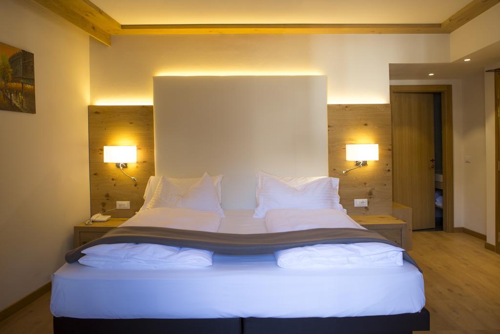 Hotel Collini Pinzolo Εξωτερικό φωτογραφία