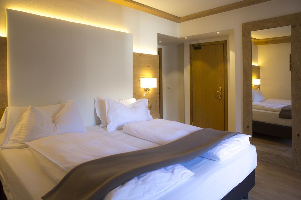 Hotel Collini Pinzolo Εξωτερικό φωτογραφία