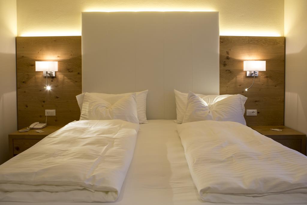 Hotel Collini Pinzolo Εξωτερικό φωτογραφία
