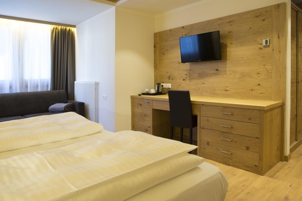 Hotel Collini Pinzolo Εξωτερικό φωτογραφία