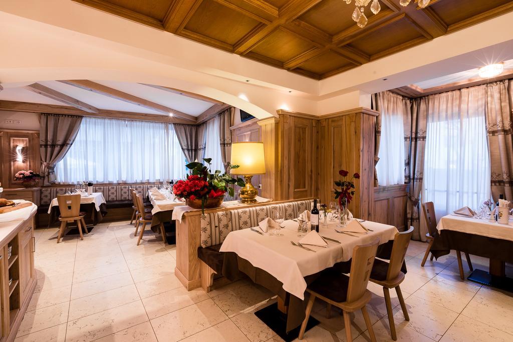 Hotel Collini Pinzolo Εξωτερικό φωτογραφία